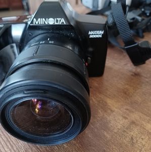 Minolta Maxxum 3000L camera w/ Tamron AF Lens 28-70